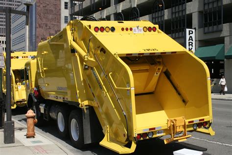 trash pickup columbus ohio|Refuse collection FAQ .